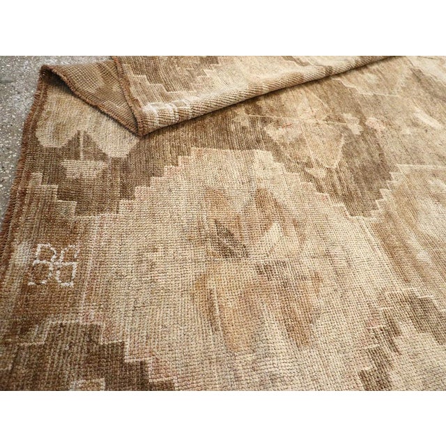 Galerie Shabab Collection Mid-20th Century Turkish Anatolian Accent Rug For Sale - Image 10 of 10