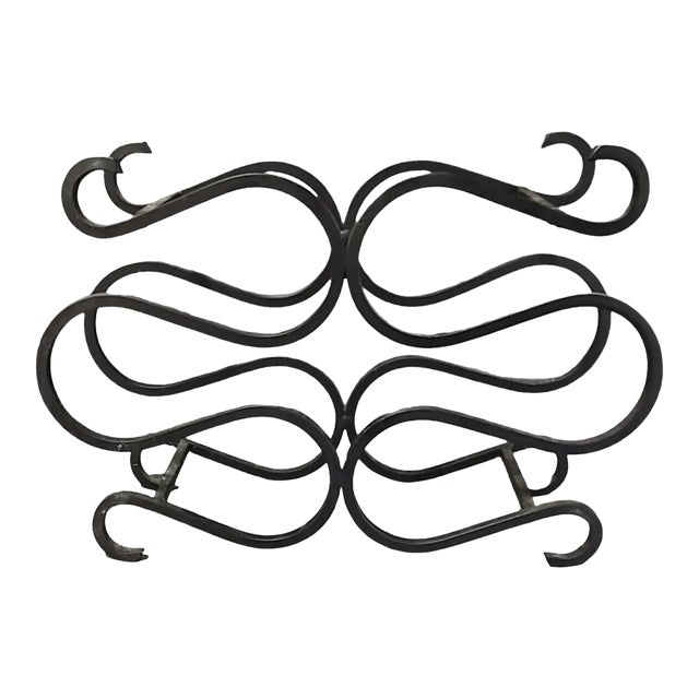 Late 20th Century Vintage Mid-Century Modern Black Wrought Iron 6-Bottle Wine Holder Rack For Sale