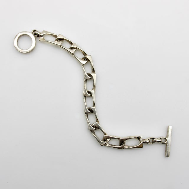 Modern Vintage Sterling Silver Gucci Toggle Bracelet For Sale - Image 3 of 7