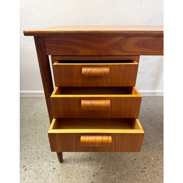 Small Oak Desk attributed to Esko Pajamies for Asko, Finland, 1960s For Sale - Image 5 of 16