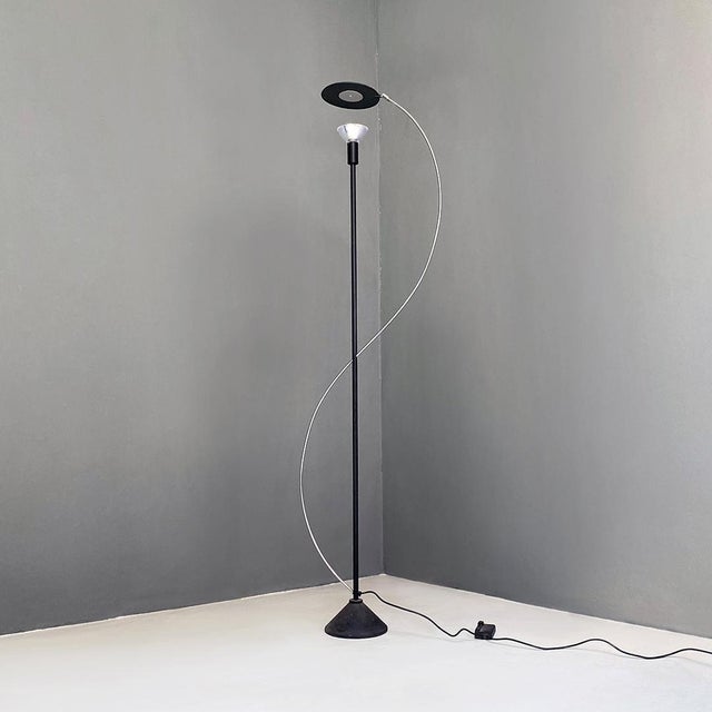 Italian Post Modern Black Metal and Steel Floor Halogen Floor Lamp, 1980s For Sale - Image 3 of 14