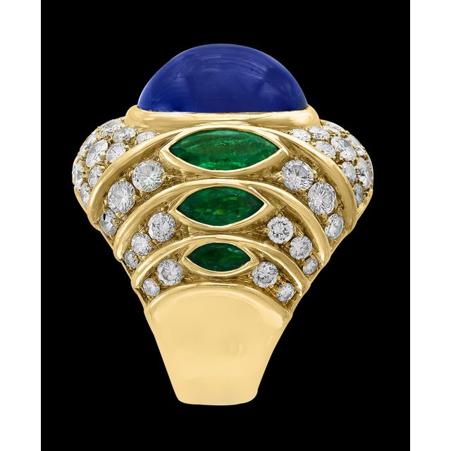 Contemporary 18 Carat Blue Sapphire Cabochon and Diamond 18 Karat Gold Ring For Sale - Image 3 of 18