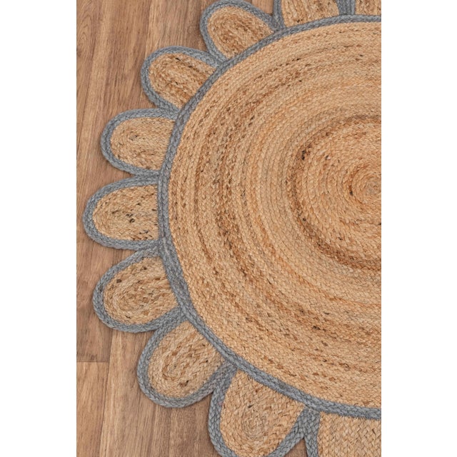 Grey Round Jute Scallop Rug - 4' X 4' For Sale - Image 6 of 9