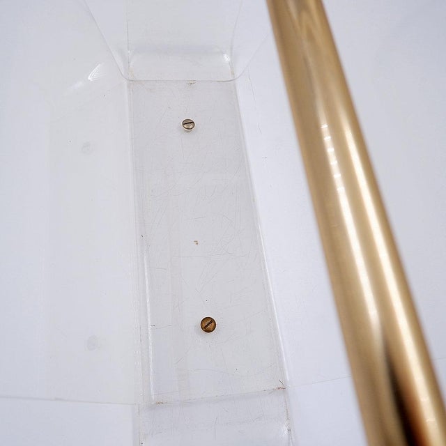 Omega Magazine Rack in Acrylic Glass attributed to David Lange for Roche Bobois, 1970 For Sale - Image 4 of 11