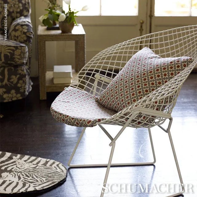 A supremely usable sunburst-like print with a happy sophistication and endless application possibilities. Sold as a 2-yard...