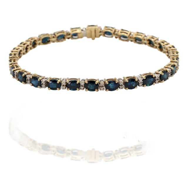 18k 750 Yellow Gold Natural Diamond and Blue Sapphire Tennis Bracelet For Sale