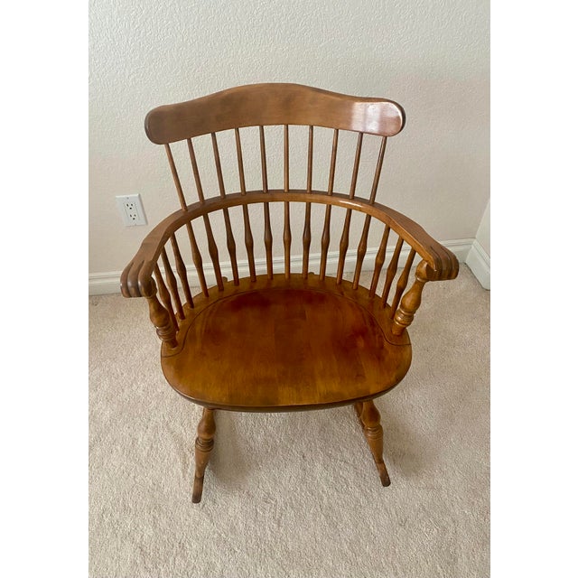 Mid 20th Century Nichols & Stone Windsor Comb Back Rocking Chair Excellent Condition. For Sale In Denver - Image 6 of 14