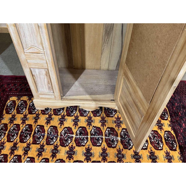 English Maple Wardrobe, 1950s For Sale - Image 8 of 16