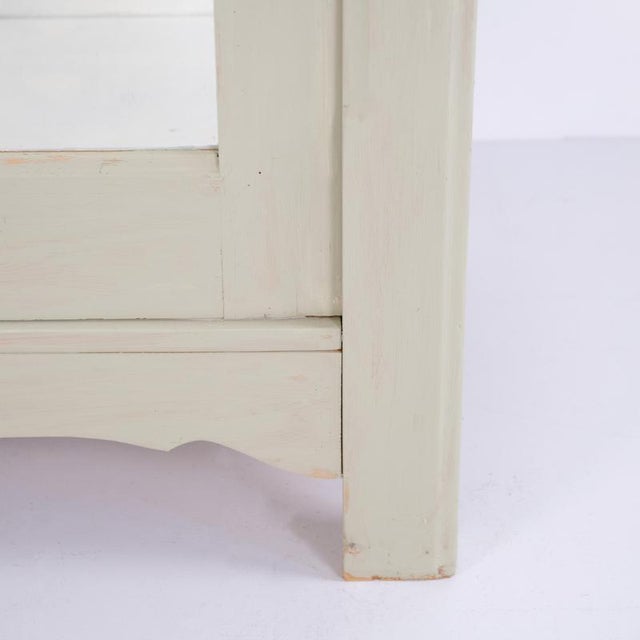 Grey-Painted Display Cabinet with Curved Top and Carved Details, 1920 For Sale - Image 3 of 12