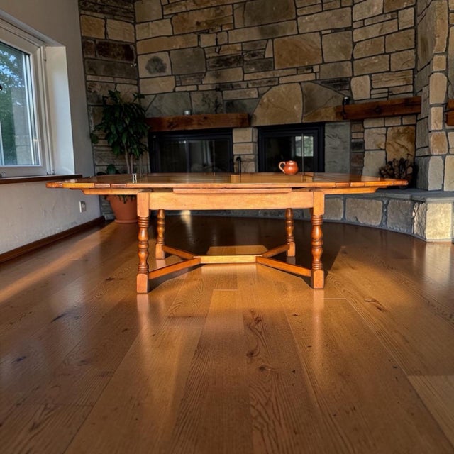Another absolutely beautiful Cushman Colonial draw leaf table. A very substantial, heavy rock maple, and sturdy table The...