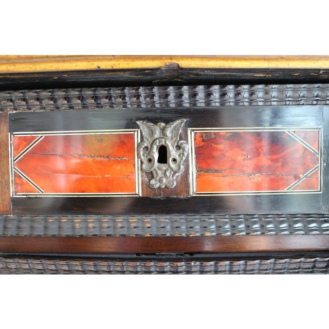 Antique 17th Century Dutch Travelling Chest Made in the Netherlands in C. 1680 With 18th Cent Chinoiseries Stand C. 1700s For Sale - Image 13 of 18