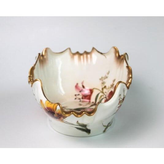 George Jones & Sons Antique George Jones Crescent Hand Painted Fine China Bowl Centerpiece Gold Fluted Edge For Sale - Image 4 of 12