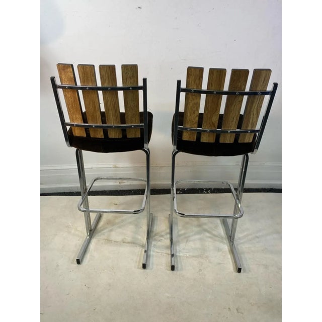 1970s 1970s Modernist Slatted Chrome Swivel Bar Stools - A Pair For Sale - Image 5 of 7