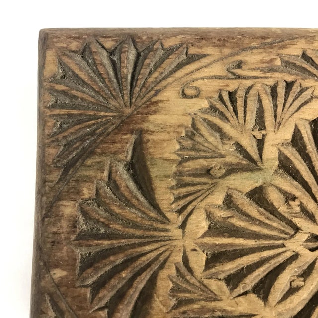 Antique American Pioneer Chip Carved Wood Box For Sale In Portland, ME - Image 6 of 13