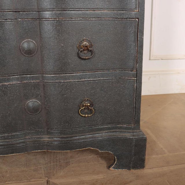 Dutch Serpentine Commode, 1830 For Sale - Image 4 of 11