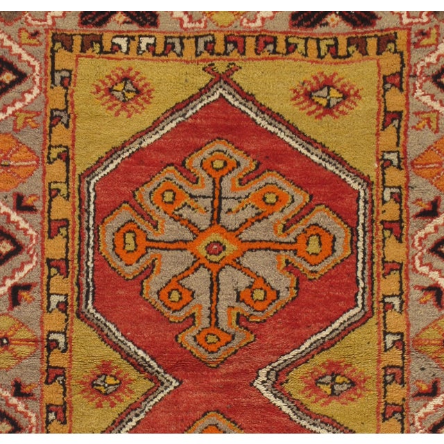 Even today, Oushak rugs are still the first choice of professional interior designers. Sometimes this is because when...
