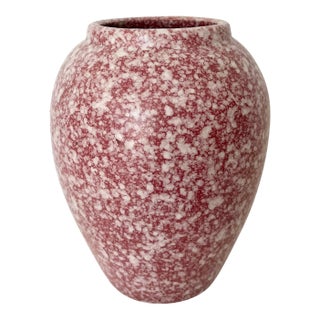 Vintage 1930's Robinson Ransbottom "Victoria" Mottled Pink Vase For Sale