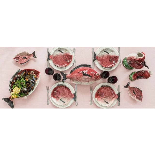 Traditional Bordallo Pinheiro Fish Dinner Plates, Set of 4 For Sale - Image 3 of 4