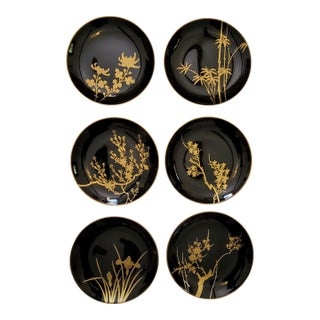 Set of Six Vintage Black Maki-E Lacquer Art Kyoto Japan Decorative Plates Hand Painted Gold Botanical Floral Patterns For Sale