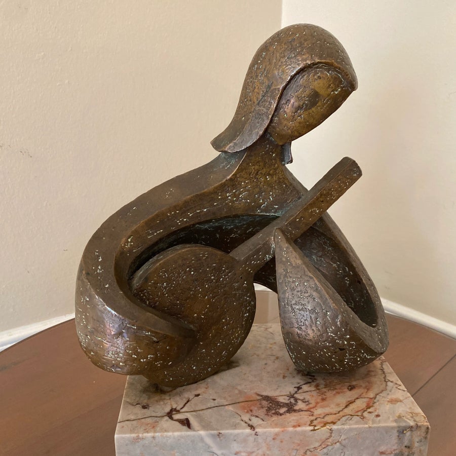 アート・デザイン・音楽 SCULPTURE NINETEENTH TWENTIETH CENTURIES Mid 20th Century Bronze Sculpture “Folk Singer” - by Listed Artist