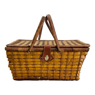 Vintage 1960s Handled Wicker Picnic Basket For Sale