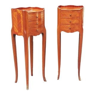 1940s Pair of French Louis XV Style Narrow Rosewood Inlaid Nightstands For Sale