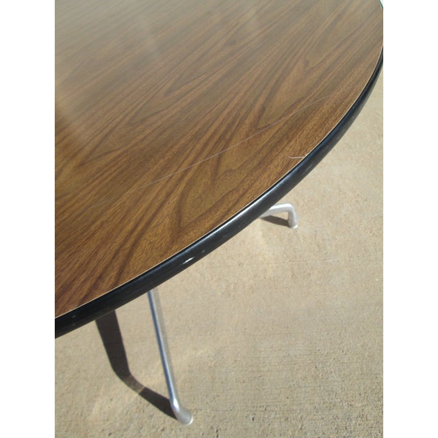Herman Miller Aluminum Group Round Table 48 Inch For Sale - Image 10 of 12