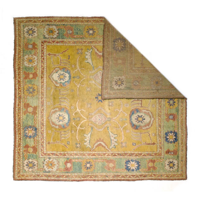 Antique Irish Donegal Rug 9'5" X 9’5” For Sale In New York - Image 6 of 6