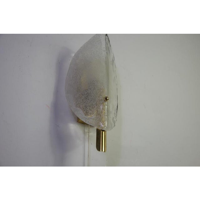 Brass and Ice Glass Wall Lamp attributed to Kalmar Franken, Austria, 1960s For Sale - Image 6 of 12
