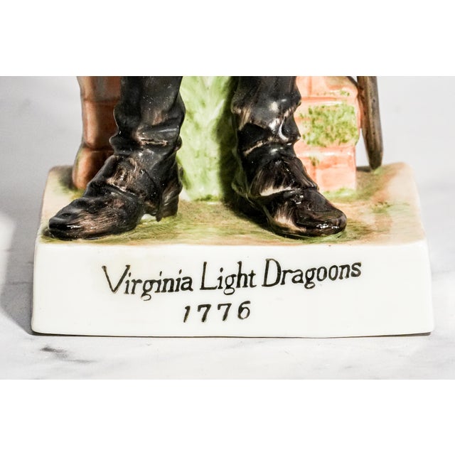 Americana Vintage Virginia Light Dragoons 1776 Porcelain Soldier Figurine Statue American Revolution History Militaria Unform For Sale In New York - Image 6 of 16