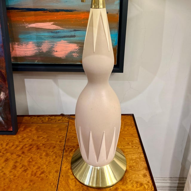 Beige 1950s Gerald Thurston Single Table Lamp For Sale - Image 8 of 11