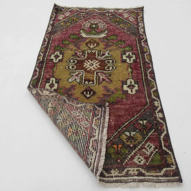 Mid-Century Modern Mini Vintage Rug For Sale - Image 3 of 4