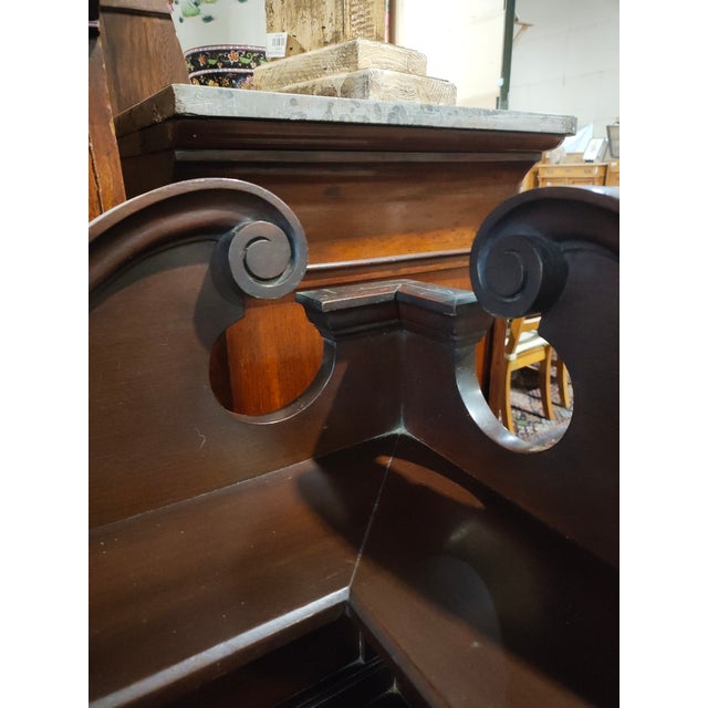 Mid 20th Century Federal Style Mahogany Corner Cabinet With Swan-Neck Gallery Back For Sale In New Orleans - Image 6 of 8