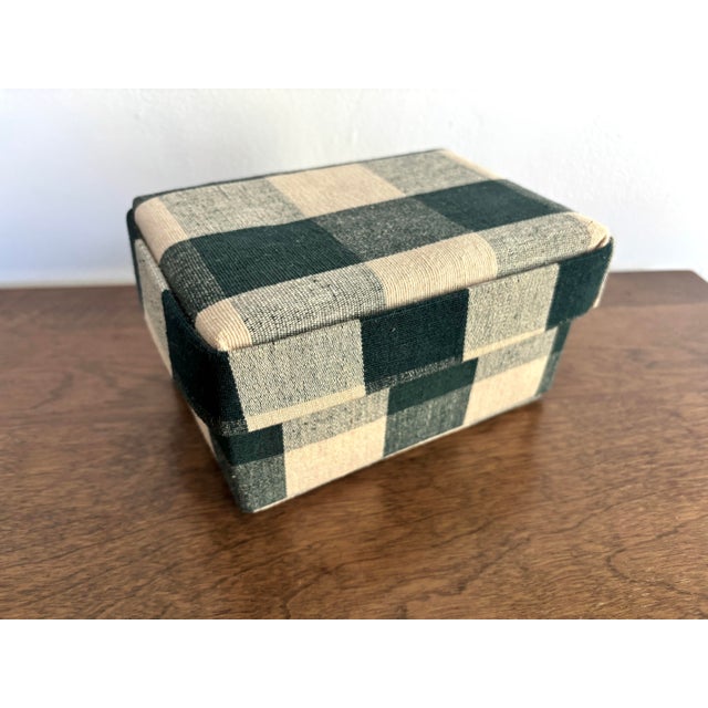 Lovely vibrant forest green and cream colored fabric lidded box. Blends especially well with fall/winter and Christmas...