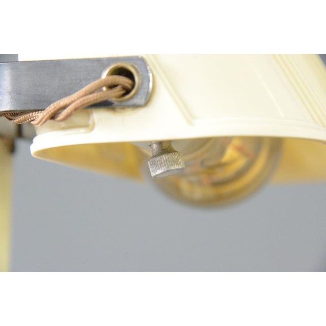 1920s Bakelite Desk Lamp by Atlas Appliance Corp Brooklyn, 1920s For Sale - Image 5 of 7