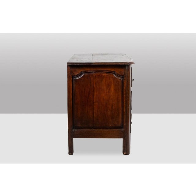 Louis XIV Parisian Chest of 5 Drawers in Walnut For Sale - Image 4 of 9