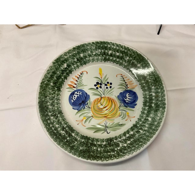 Henriot Quimper 1930’s Floral French Faience H B Quimper Platter and Plates - Set of 6 For Sale - Image 4 of 12