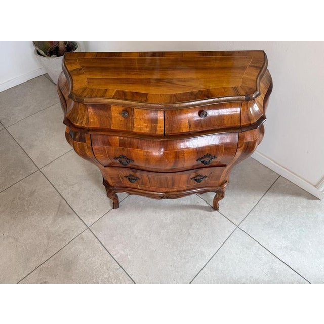 Brown Baroque Chest of Drawers in Walnut For Sale - Image 8 of 9