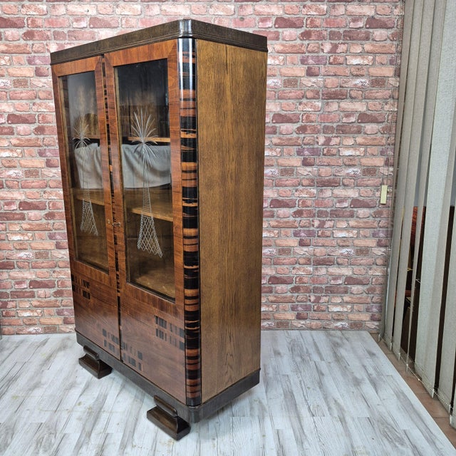 Art Deco Display Cabinet in Caucasian Walnut, Macassar Ebony and Oak, 1930s For Sale - Image 6 of 14