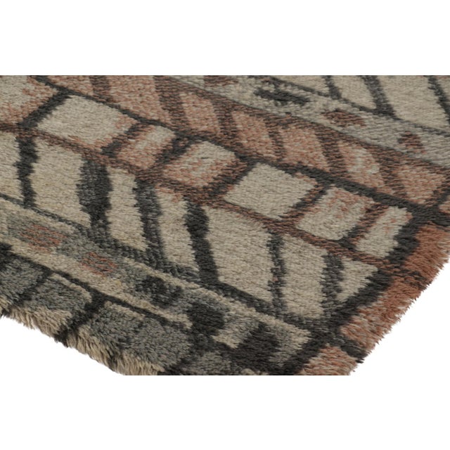 Mid-Century Modern Vintage Swedish Rya Rug, Scandinavian Geometric Patterns in Gray - Rug & Kilim For Sale - Image 3 of 8