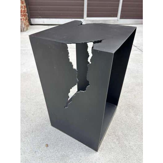 R. Henry Design Iron Side Table, Hand-Crafted Modern Style, USA, 1990 For Sale In Philadelphia - Image 6 of 8