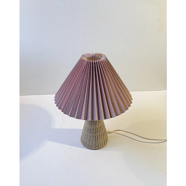 1960s Pink Shaded Table Lamp in Glazed and Fluted Ceramic by Søholm, 1960s For Sale - Image 5 of 8