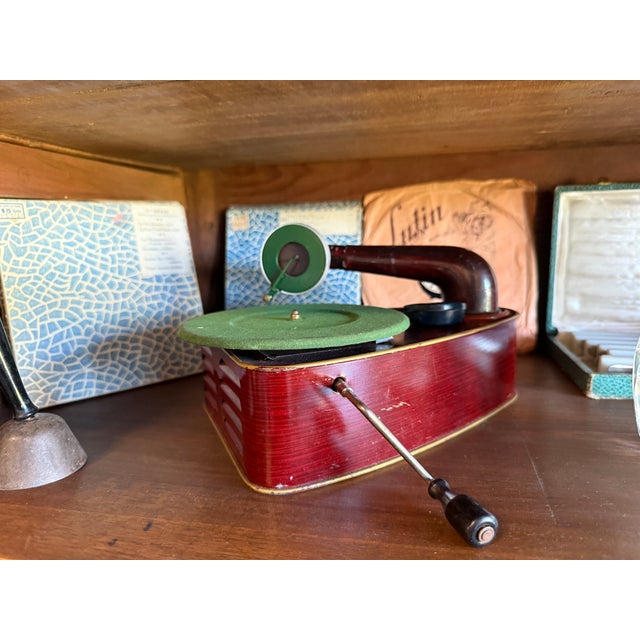 Maroon Bingola III Phonograph with Children's Records, 1920s For Sale - Image 8 of 10