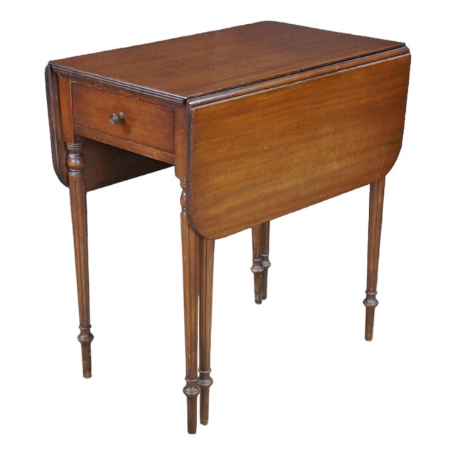 Vintage Imperial Sheraton Style Mahogany Drop Leaf Gateleg Pembroke Side Table For Sale