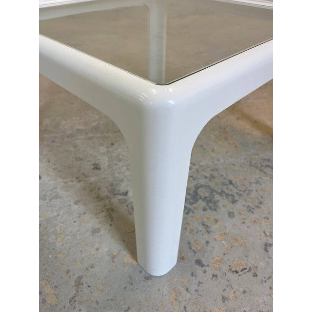 Square Coffee Table in White Glass by Peter Ghyczy for Horn Collection, in Very Good conditions. Designed 1970 to 1979