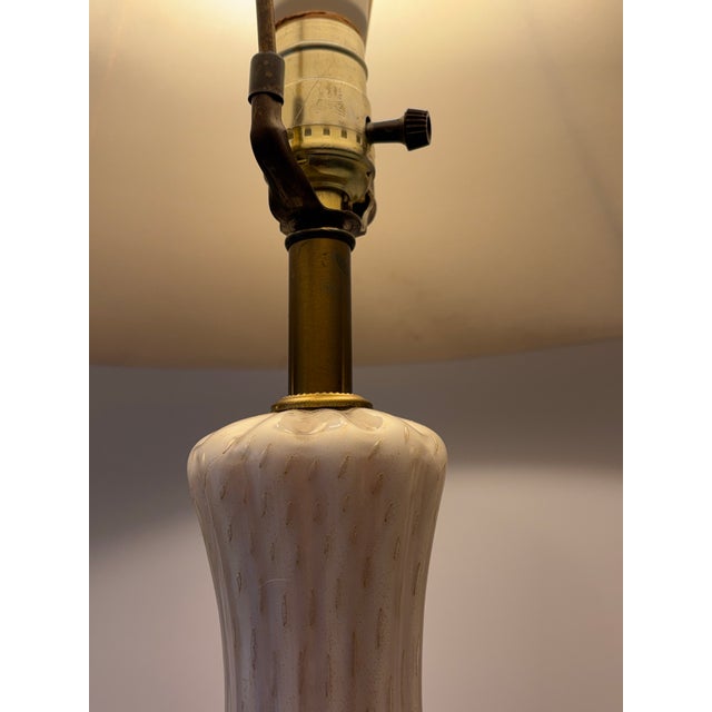 Mid 20th Century Vintage Murano Pink Ribbed Glass Table Lamp on Marble Base For Sale - Image 5 of 10