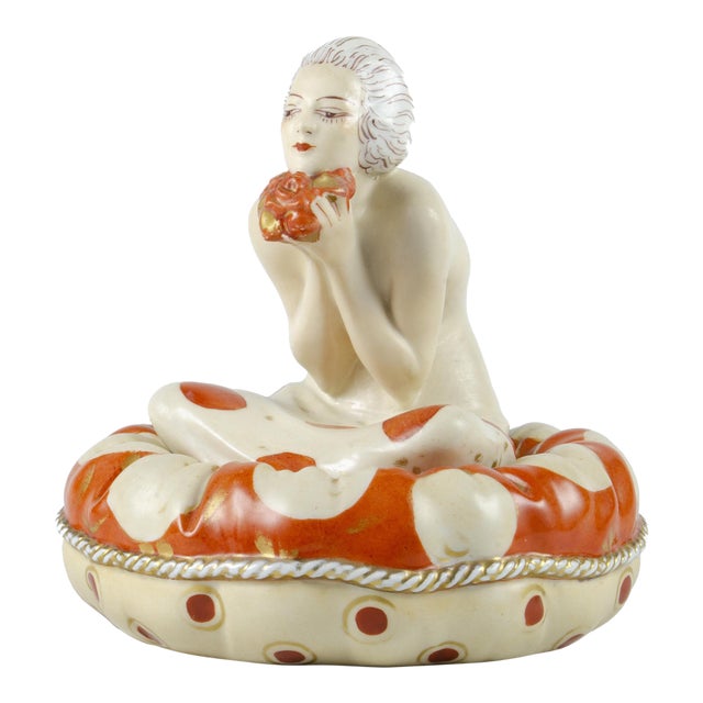 Early 20th Century Art Déco Hand-Painted Ceramic Cosmetic Powder Bowl of a Lady Sitting Over a Cushion by Aladin, France For Sale