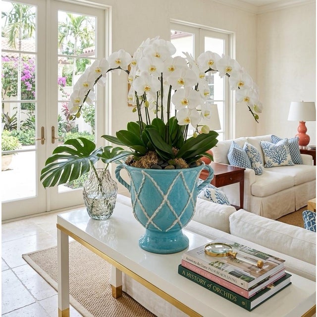 Turquoise Vintage Italian Deruta Majolica Vase For Sale - Image 8 of 10