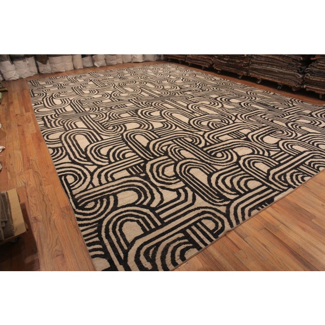 Ivory Nazmiyal Collection Oversized Art Deco Style Modern Rug For Sale - Image 8 of 9