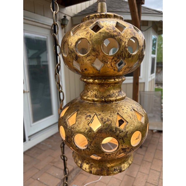 Mid-Century Modern Nardi Studios Mid Century Double Gourd Pierced Gilt Ceramic Swag Hanging Lamp For Sale - Image 3 of 4